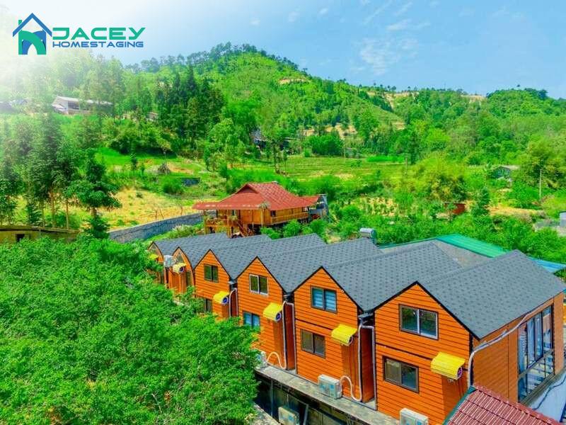 8. Đồng Văn Cliffside House: View Núi Đồi Hùng Vĩ Từ Vách Đá