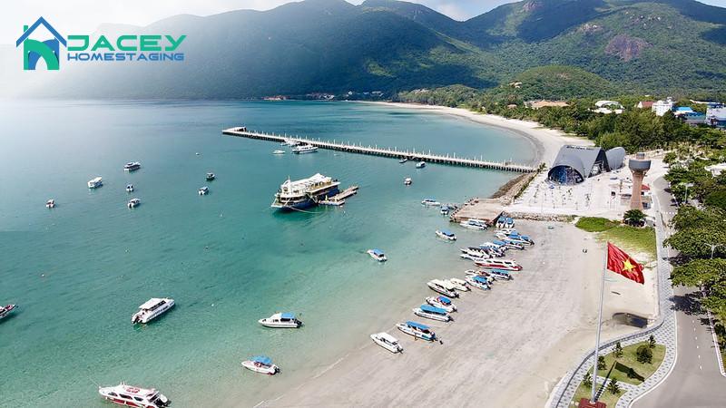 Côn Đảo Chờ Đón Bạn: Khám Phá Vẻ Đẹp Tiềm Ẩn Của Thiên Đường Biển Đảo