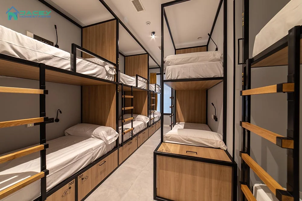 Phòng nghỉ tập thể ấm cúng tại Petit Hostel Madrid, lựa chọn hoàn hảo cho nhóm bạn.